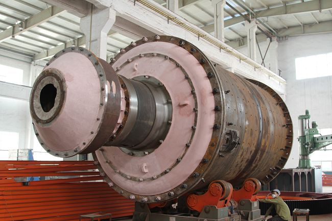 球磨機(jī)裝備現(xiàn)場(chǎng)