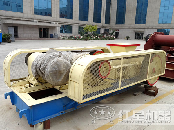 對(duì)輥粉碎機(jī)
