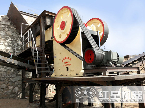磁鐵礦顎式破碎機(jī)現(xiàn)場(chǎng)圖