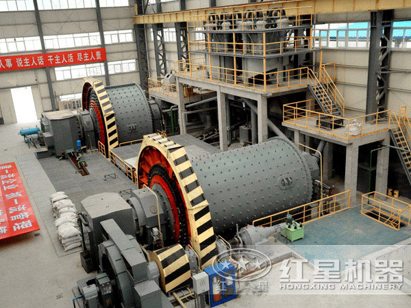 小型球磨機(jī)客戶生產(chǎn)現(xiàn)場(chǎng)