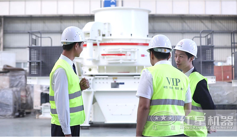 客戶來廠考察瓜米石制砂機(jī)設(shè)備