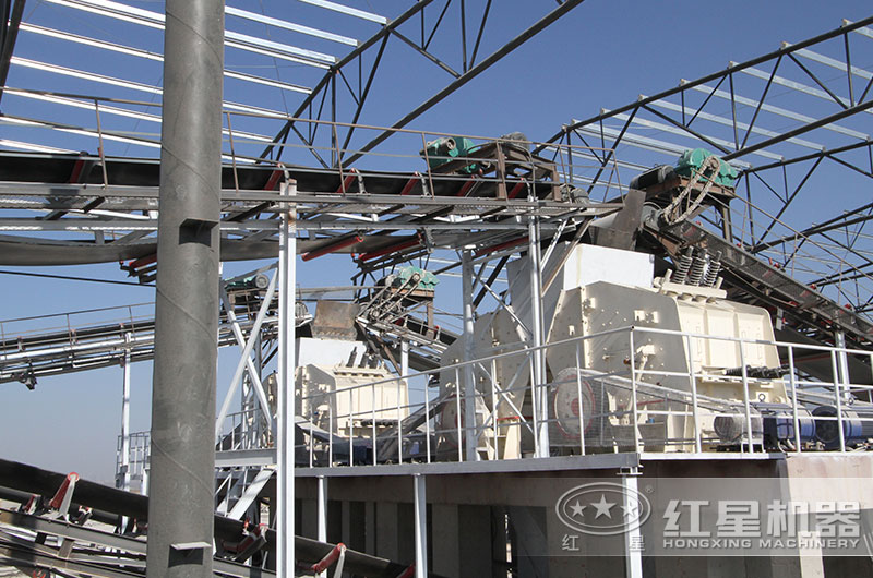 石灰石破碎生產(chǎn)客戶(hù)現(xiàn)場(chǎng)