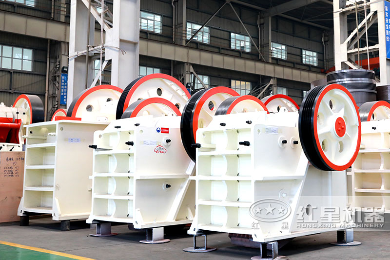 顎式破碎機(jī)車間實拍