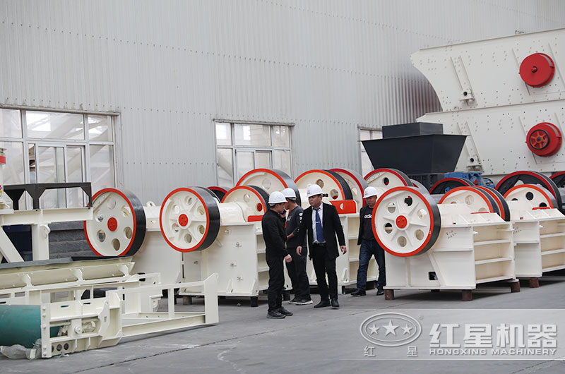 客戶來廠考察鄂破機