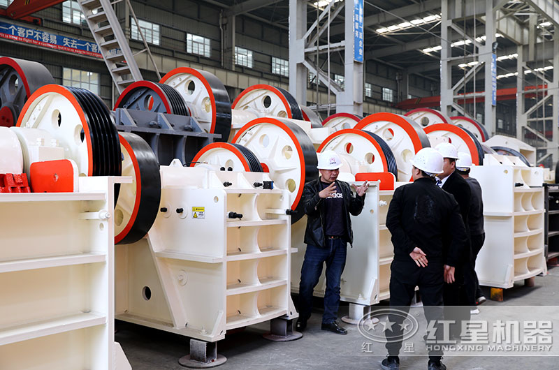 客戶來(lái)廠參觀選購(gòu)機(jī)器設(shè)備