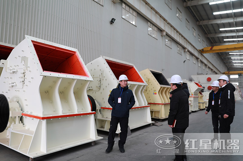 客戶來廠考察錘式粉碎機設備 客戶來廠考察錘式粉碎機設備