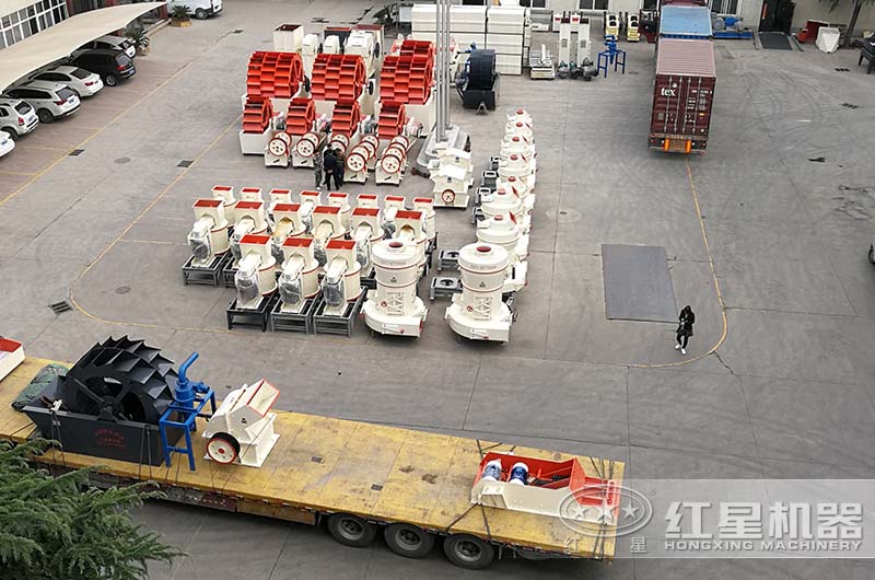 紅星錘破玻璃粉碎機(jī)裝車(chē)發(fā)貨中