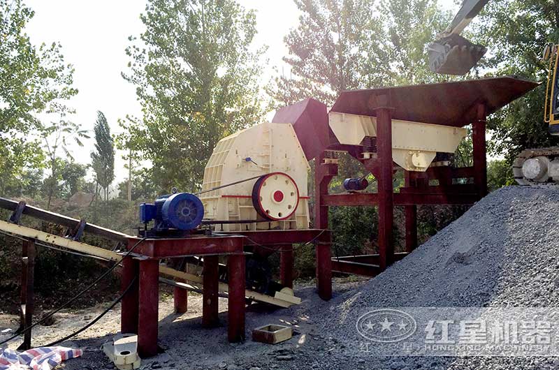 毛石破碎機(jī)作業(yè)現(xiàn)場