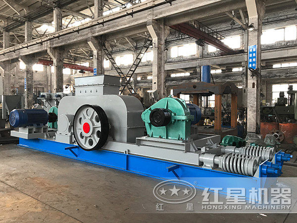 雙輥破碎機生產(chǎn)車間