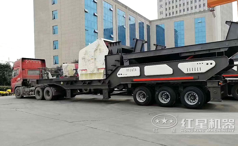 輪胎式移動(dòng)破碎機(jī)準(zhǔn)備發(fā)貨