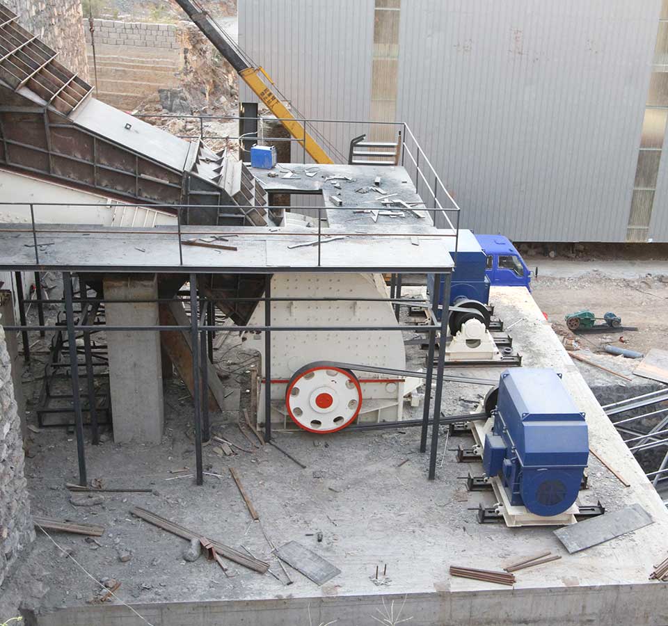 河南新鄉(xiāng)大型石子破碎生產線現場