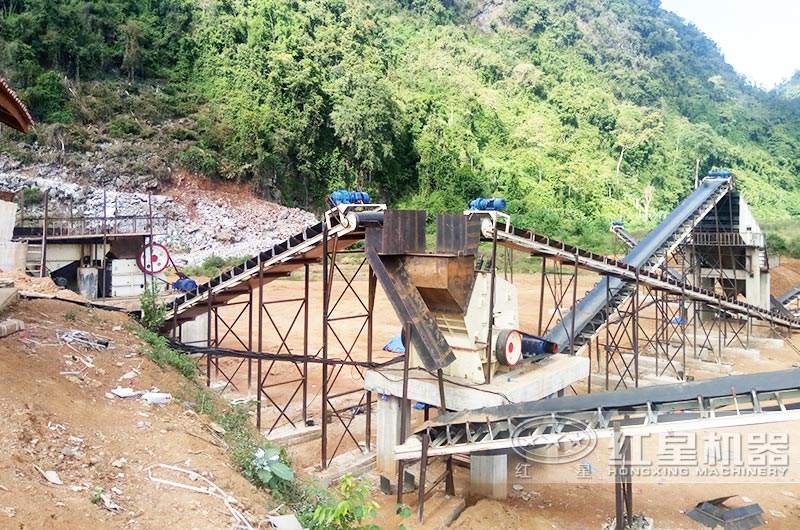 時(shí)產(chǎn)200噸石英砂反擊碎石機(jī)生產(chǎn)現(xiàn)場