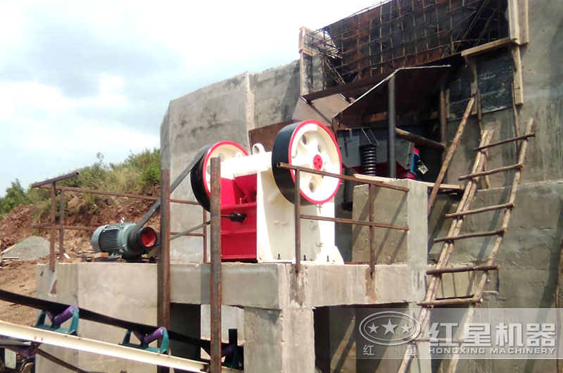 PEX-300×1300細(xì)顎破機(jī)作業(yè)現(xiàn)場(chǎng)圖