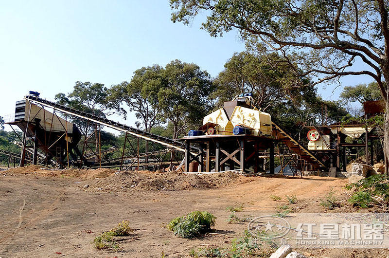 小型反擊式碎石機生產現(xiàn)場圖片