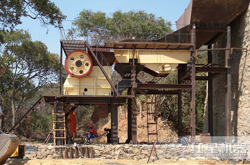 顎式破碎機(jī)生產(chǎn)現(xiàn)場圖