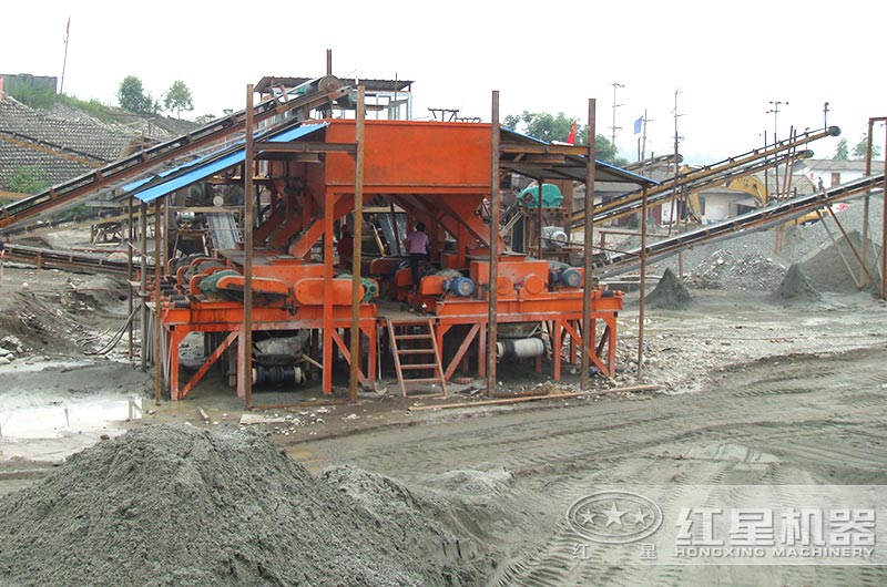 對輥機作業(yè)現(xiàn)場圖片