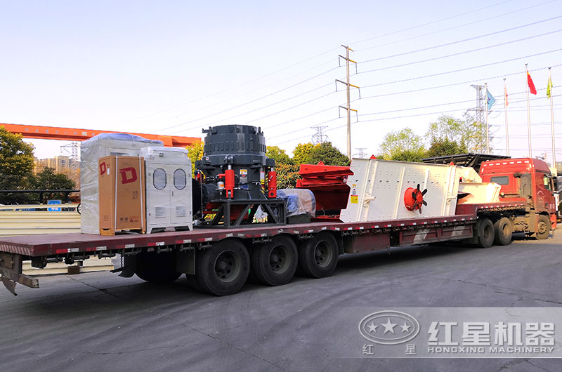 大型碎石生產(chǎn)線設(shè)備發(fā)貨出廠，運(yùn)往河南周口