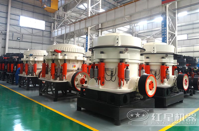 大型圓錐式打石機(jī)車間實拍圖