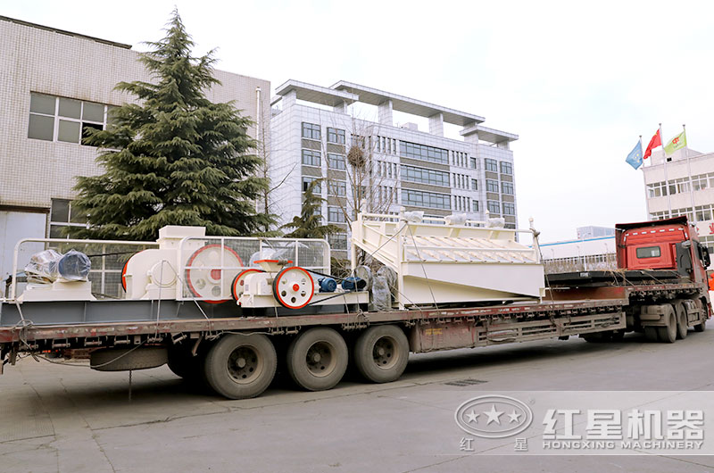 齒輥式破碎機(jī)發(fā)貨現(xiàn)場(chǎng)