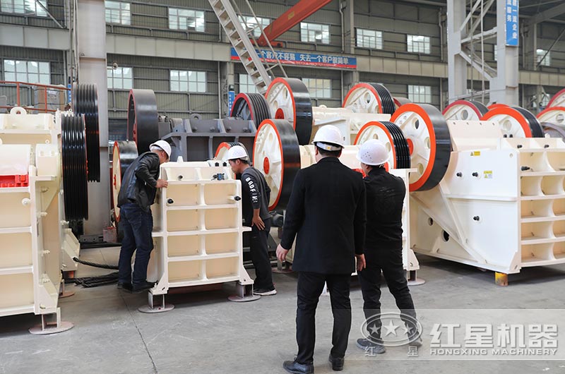 紅星客戶到場(chǎng)參觀考察沙場(chǎng)設(shè)備