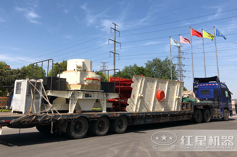 每小時(shí)800噸河卵石制砂機(jī)發(fā)貨現(xiàn)場(chǎng)