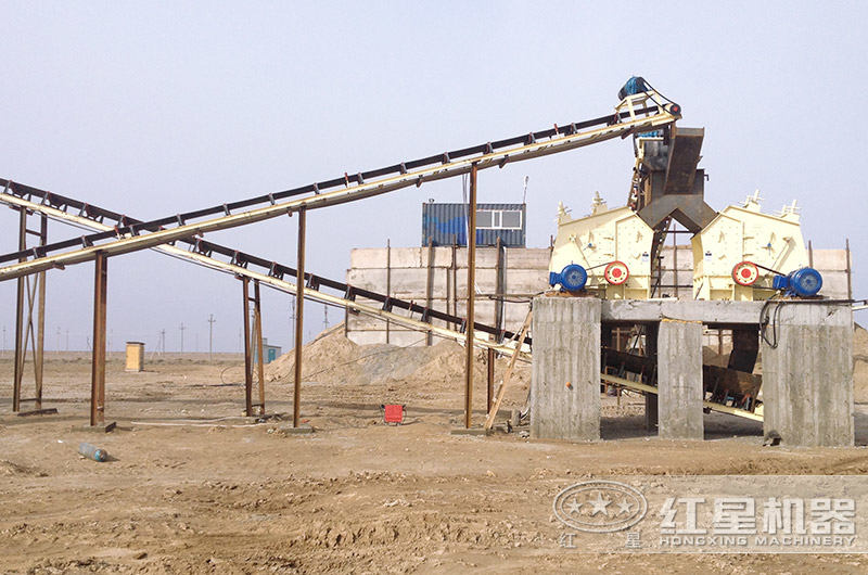 反擊式破碎機現(xiàn)場作業(yè)圖