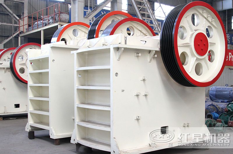 顎式粉碎機(jī)車間實拍圖片