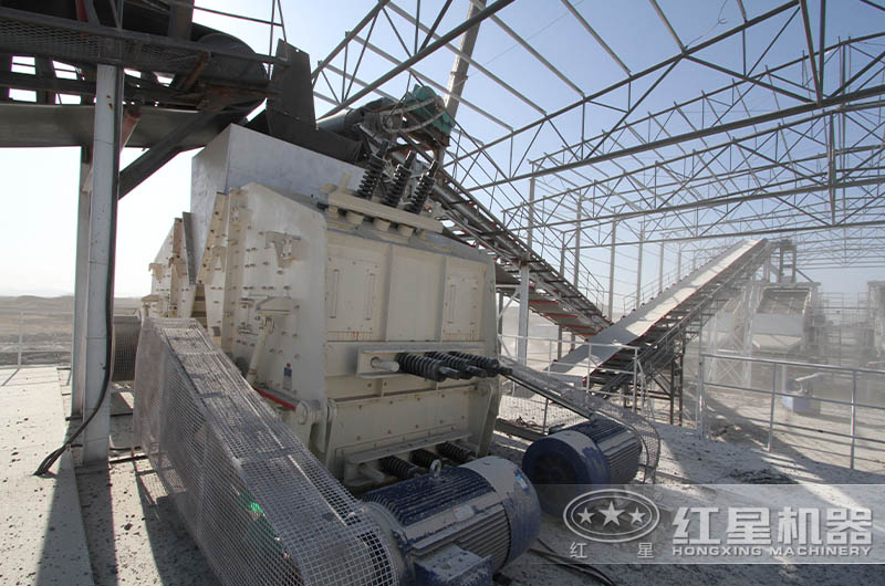 碎石作業(yè)現(xiàn)場(chǎng)